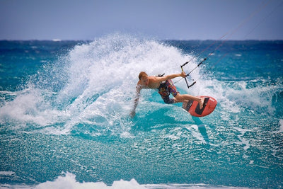 Wat zijn de risico's en gevaren van surfen en kiten?