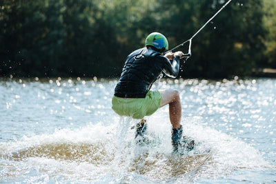 Wakeboarden: van beginnersniveau tot geavanceerde trucs